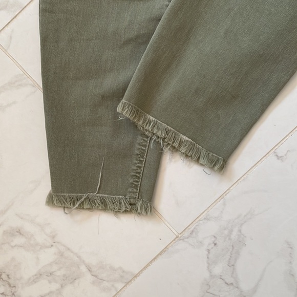 Loft green jeans in great condition. - Picture 3 of 4